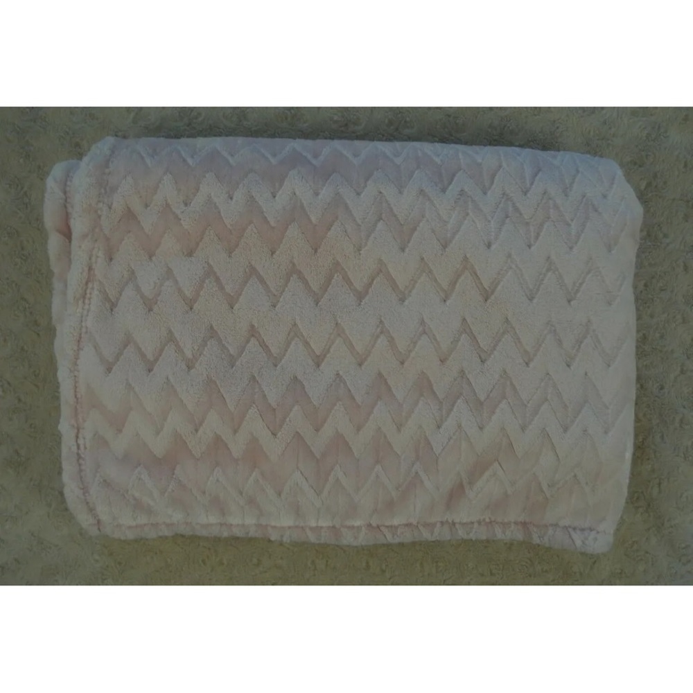 Etoile Chevron Baby Blanket Light Pink Zig Zag Stripes Plush Soft